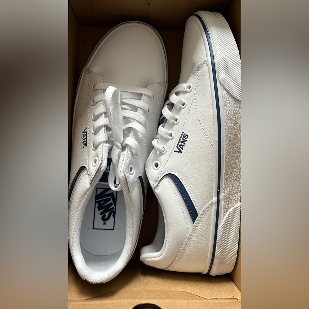 Vans Men's White Sneakers with Navy Accents